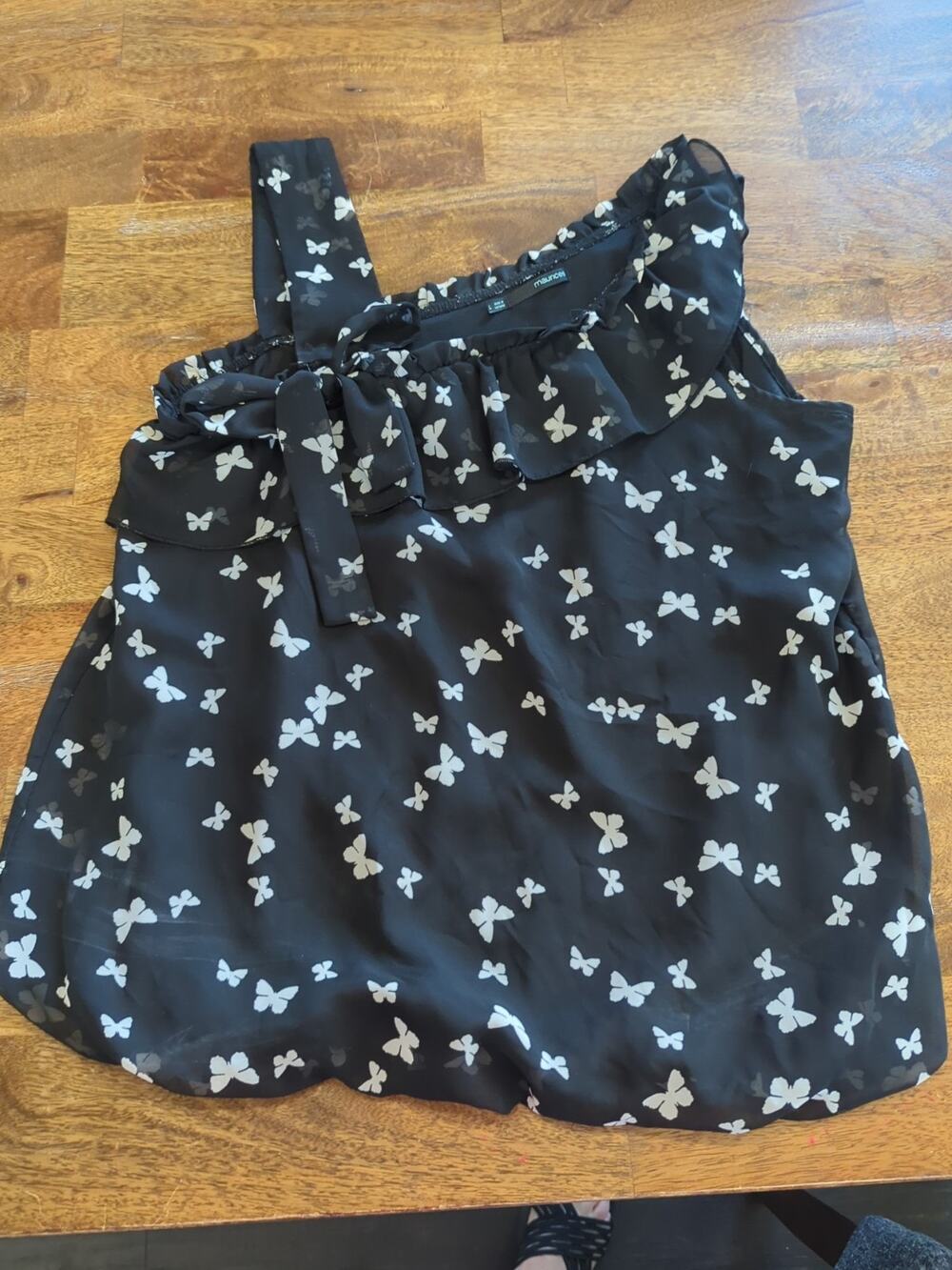 Maurices Women's Bubble Tank Blouse Black Butterflies Size Medium Large EUC